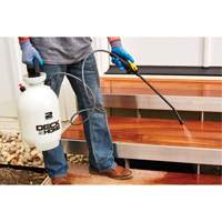 Deck & Home™ Universal Sprayer, 2 gal. (9 L), Polyethylene, 15" Wand NO293 | Caster Town